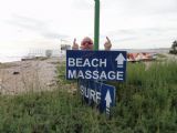 Poda Luba najlepia beach massage je tmito dvomi prstami.